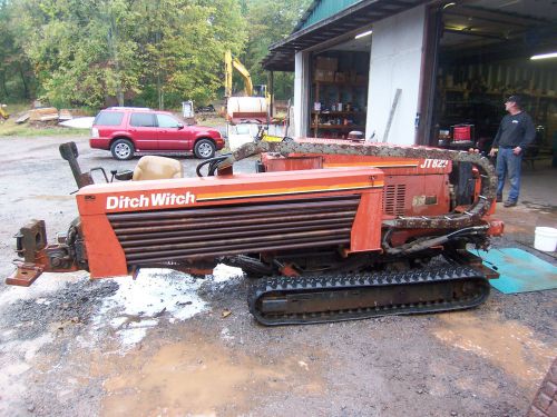 1995 DITCH WITCH JT-820 DIRECTIONAL DRILL WITH LOCATORS AND EXTRA DRILL BITS