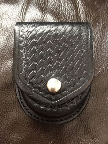Aker 500 single handcuff pouch with top flap snap, black basket weave duty belt for sale