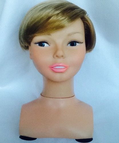 RARE VINTAGE BETSY MCCALL MANNEQUIN  STYLING HEAD BY HORSMAN 1971