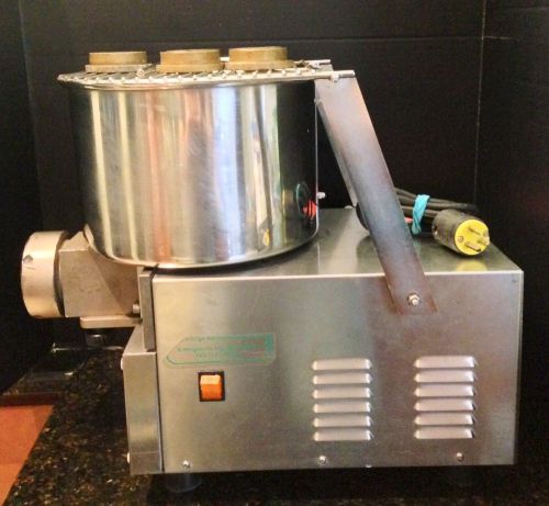 Commercial pasta extruder + 6 dies italgi model gina for sale