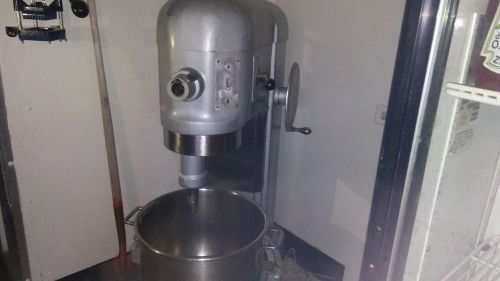 HOBART 60 OT. MIXER with ATTACHMENTS !!! Excellent Condition