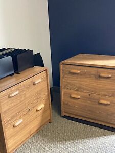 Wood lateral 2 drawer filing cabinet in great condition!