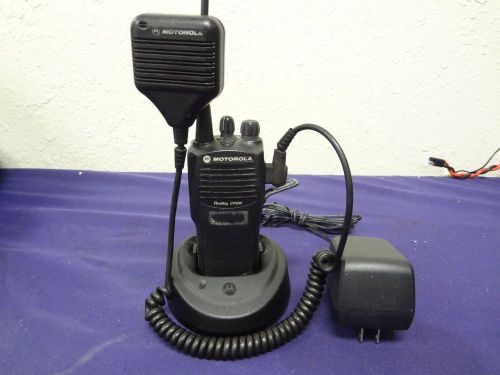 Motorola cp200 2 way radio uhf 438-470 mhz 4w w/ charger &amp; mic aah50rdc9aa1an for sale