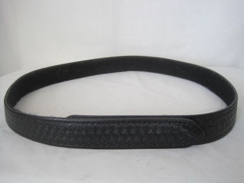 SAFARILAND Large Black Leather Velcro Duty Belt 1 1/2&#034; Wide 43&#034; Police Security