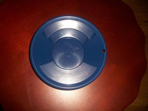 LOOK 8&#034; BLUE HEAVY DUTY PLASTIC GOLD PANNING PAN WITH DOUBLE RIFFLES GREAT PAN