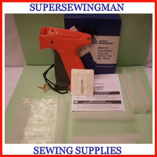AVERY DENNISON FINE CLOTHING PRICE TAGGING GUN WITH 2000 BARBS