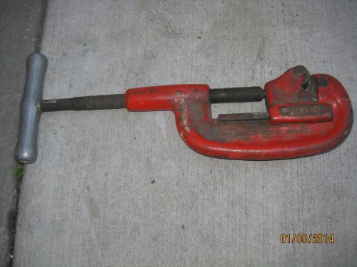 RIDGID  PIPE CUTTER 2 1/2 to 1 inch GREAT SHAPE