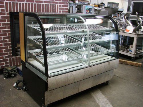 FEDERAL CGR5948DZ DUAL ZONE REFRIGERATED AND DRY CURVED GLASS DISPLAY CASE
