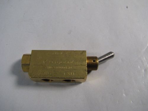 Clippard mjtv-3 pneumatic 3-way toggle valve 1/8&#034; npt new for sale