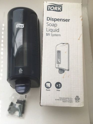 TORK DISPENSER SOAP LIQUID S1 SYSTEM, 352080, NEW IN BOX WITH KEY