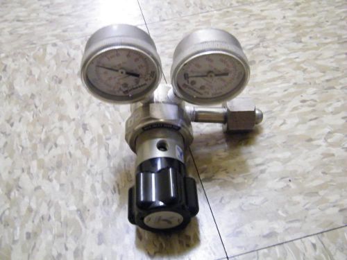 veriflow gas regulator 45100626 pressure control lab aptech tank matheson weld