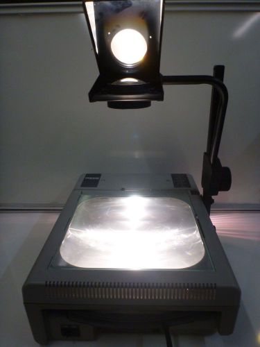 DUKANE 653 Small PORTABLE OVERHEAD TRANSPARENCY PROJECTOR