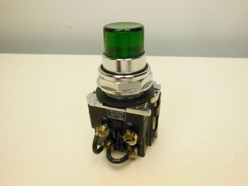 Cutler Hammer 10250/91000T/E34 120V GREEN push button switch