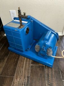 EXCELLENT CONDITION WELCH DUO-SEAL 1402 ROTARY VANE VACUUM PUMP - FREE SHIPPING