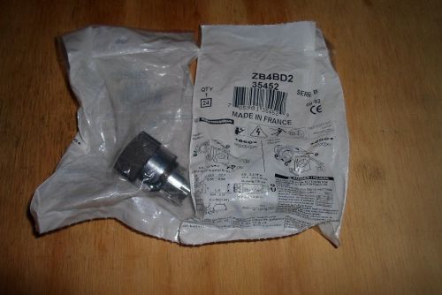 TELEMECANIQUE ZB4BD2 / 35452  SELECTOR SWITCH (NEW IN PACKAGE) LOT OF 2