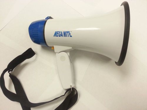 Mega Mite MEGAPHONE up to 500&#039;/165 Yards with Siren and volume 5W with strap