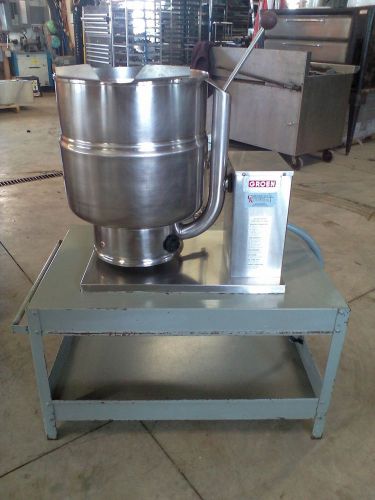 GROEN TDB\7-40 STEAM JACKETED MANUAL TILT KETTLE W\ STAND, ELECTRIC