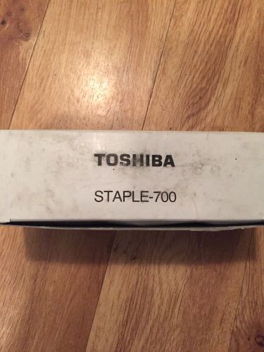 Toshiba Staples 700