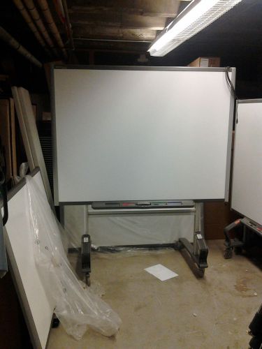 &#034;USED&#034;   SMARTBOARD SB680 W/STAND - PICK UP ONLY