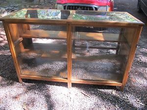 ANTIQUE SOLID OAK AND GLASS DISPLAY CASE