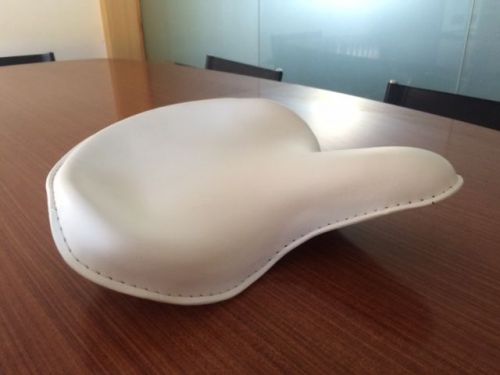 BRAND NEW HARLEY DAVIDSON KNUCKLEHEAD SEAT FLATHEAD WITH WHITE FINISHING