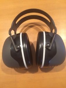 Peltor 3m, earmuffs, model x5a, color : gray / black. new for sale