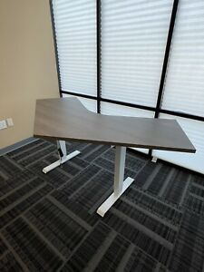 Herman Miller Electric Sit-To-Stand Corner Desk Table 120 Degrees