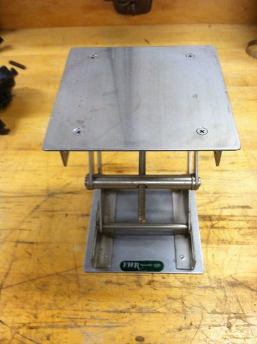 WWR scientific 6&#034; X 6&#034;  Lab Jack