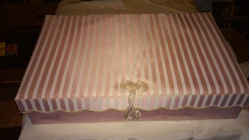 Silk gift box