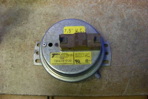 Tridelta Industries FS4428-700 Pressure Switch 7.5&#034; W.C 277VAC 15AMP