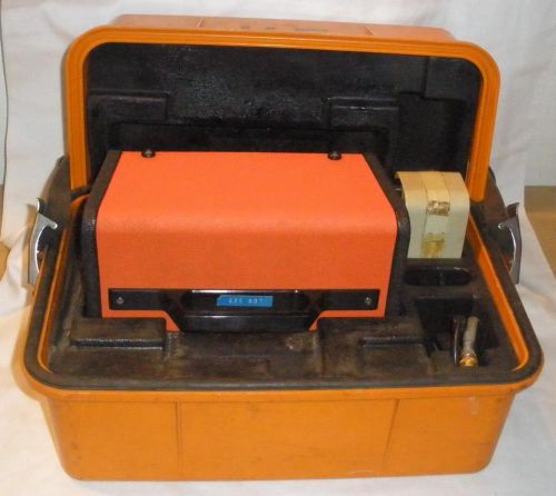K&amp;E Keuffel &amp; Esser Autoranger Range Finder with hard-shell carry case.