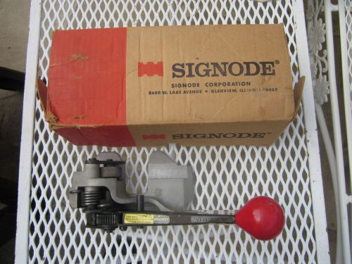 Signode  1/2 inch metal strapping kit complete +  2 rolls banding  +  1000 clips for sale