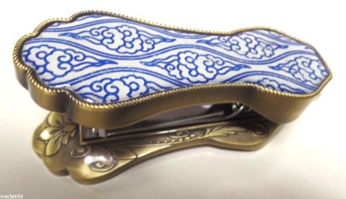 STAPLER-THIS IS A BEAUTY-LOOKS GREAT ON ANY DESK