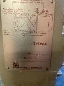 Leybold-Heraeus Trivac D4A vacuum pump