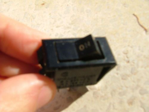 UND LAB INC LIST Mini Black 2 Pin ON-OFF Rocker Switch 5A 250V , 10A 125V