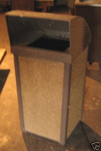 GARBAGE CAN RECEPTACLE CONTAINER INDUSTRIAL RESTAURANT