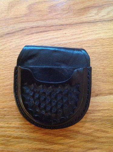Gould &amp; Goodrich - B85 Leather Open Top Handcuff Case (Black Basketweave) - B85W