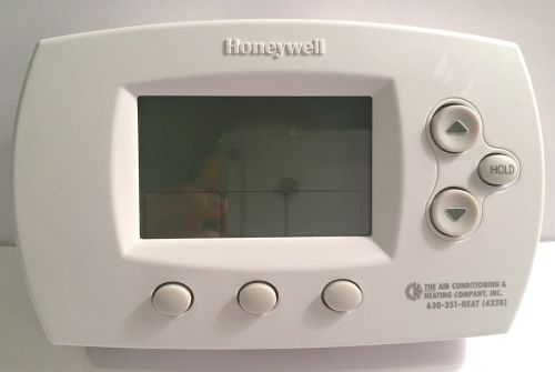 Honeywell - TH6110D1005 - FocusPRO 6000 Programmable Digital Thermostat White
