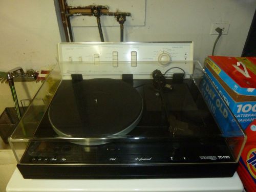 Black thorens td 520 professional 3-speed precision belt-drive turntable for sale