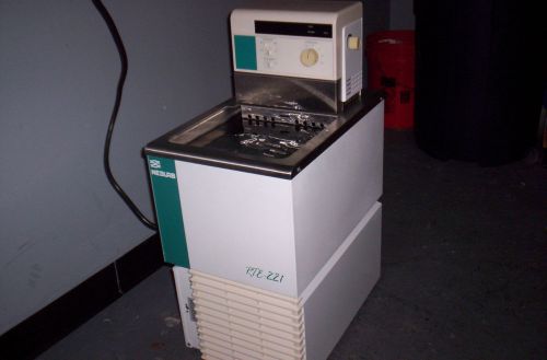 Neslab RTE-221  Refrigerated Bath/Circulator with Heater analog model
