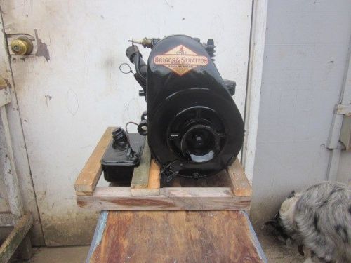 briggs &amp; stratton model Y vintage gas engine hit n miss antique old