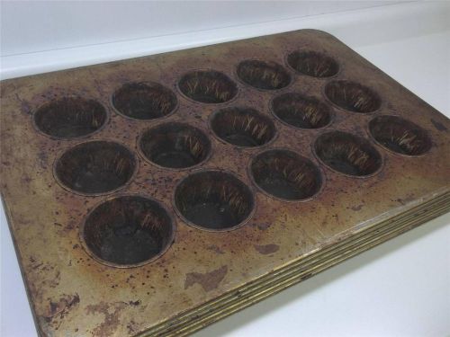 Industrial Seasoned Large Chicago Metallic Over-sized Muffin Pan 15 Moulds 5 Pc.