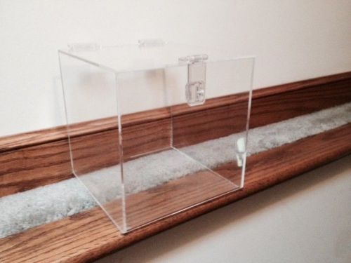 Longaberger Clear Acrylic Display Box for Collectors Club Miniatures 8&#034; x 8&#034;