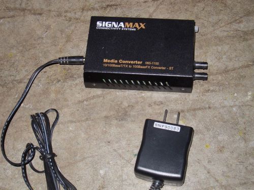 SignaMax Switching Fiber Optic Media Converter, 065-1100, Used