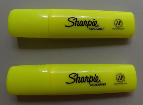 Set of 2 Sharpie Yellow Blade Tip Highlighters Markers Smear Guard NEW OS2