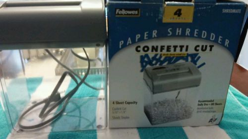 FELLOWS, PAPER SHREDDER CONFETTI CUT 4 SHEET CAP, WITH BOX WORKS GOOD!