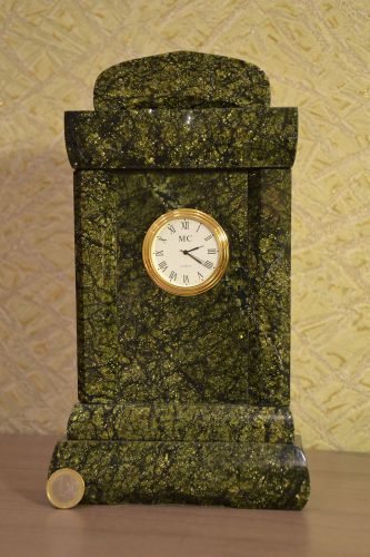 Serpentine desk clock. Made of natural serpentine from Ural Mountains.