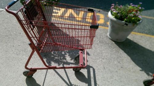 5 USED RED TECHNIBILT SHOPPING CARTS (SIZE SMALL