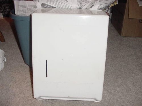 Vintage scott paper towel dispenser no key some scratches &amp; dings from storage for sale