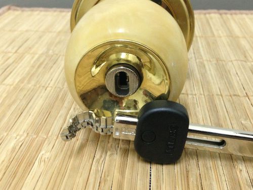 *beautiful and rare* chain key door knob set (stone). 3 keys! w/ tag! for sale